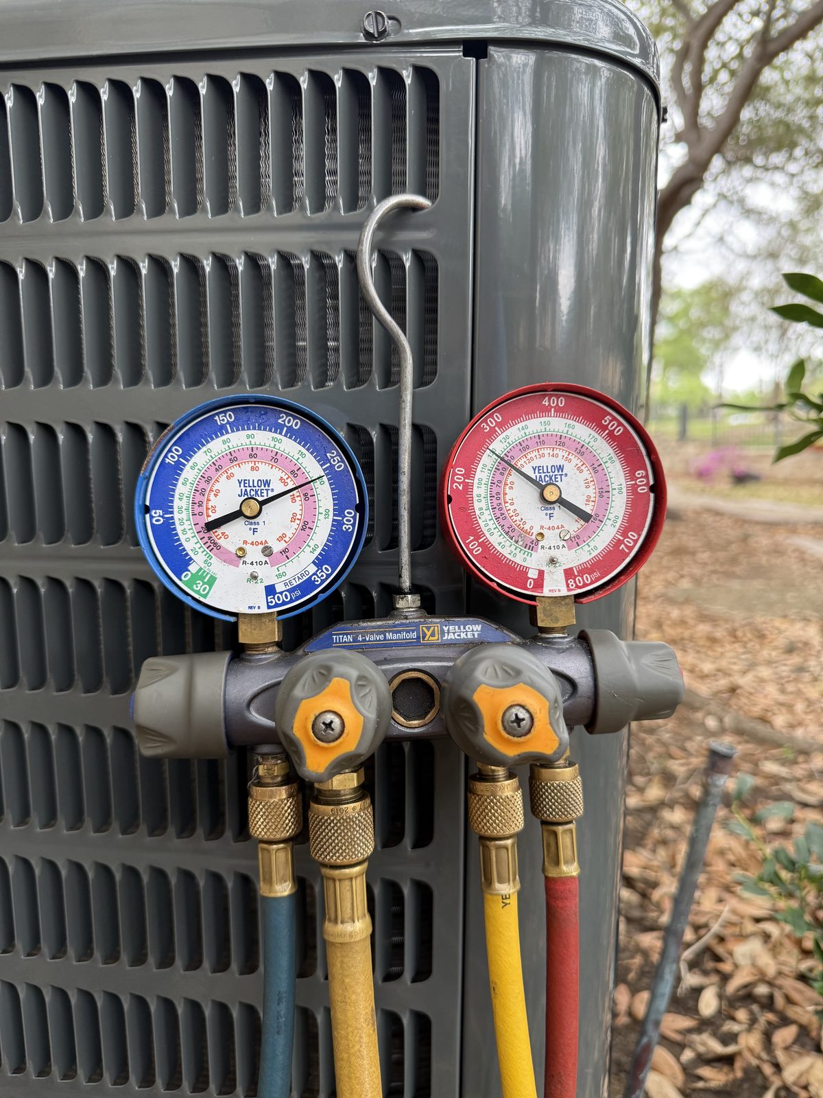 Emergency HVAC diagnostic with refrigerant gauges